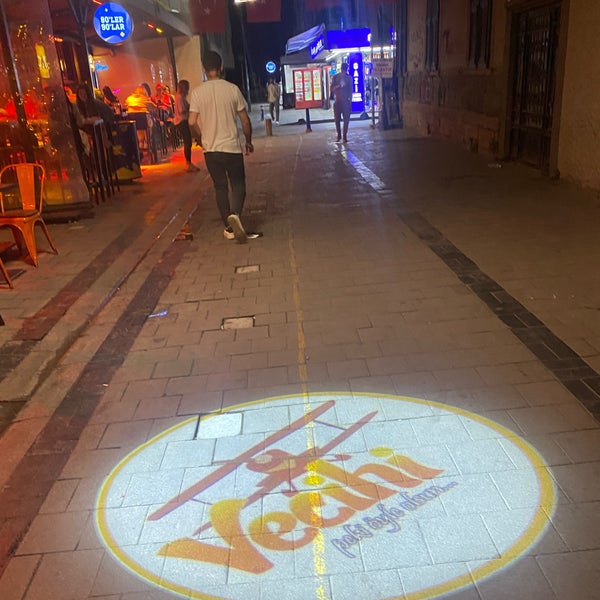 Foto tomada en Kıbrıs Şehitleri Caddesi  por Figen Ö. el 4/15/2024