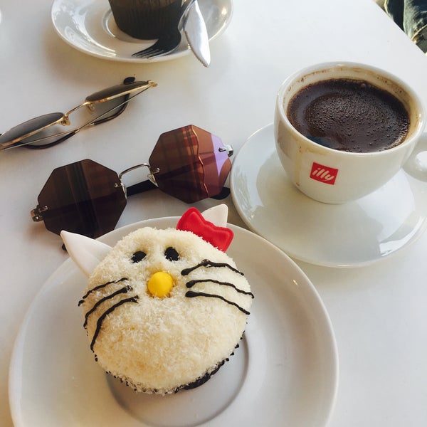 Foto tirada no(a) Very Cupcake Tunalı por Figen Ö. em 9/7/2017