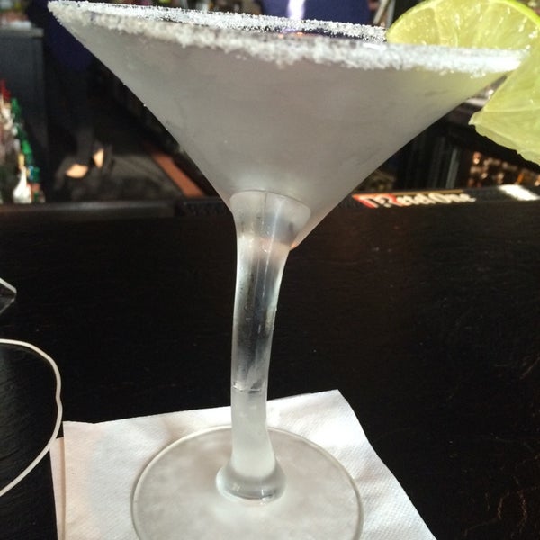 Das Foto wurde bei JoJo&#39;s Martini Lounge von Kyana M. am 7/13/2014 aufgenommen