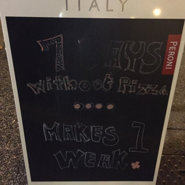 Das Foto wurde bei Novo Pizzeria &amp; Wine Bar von Patrick S. am 10/15/2015 aufgenommen