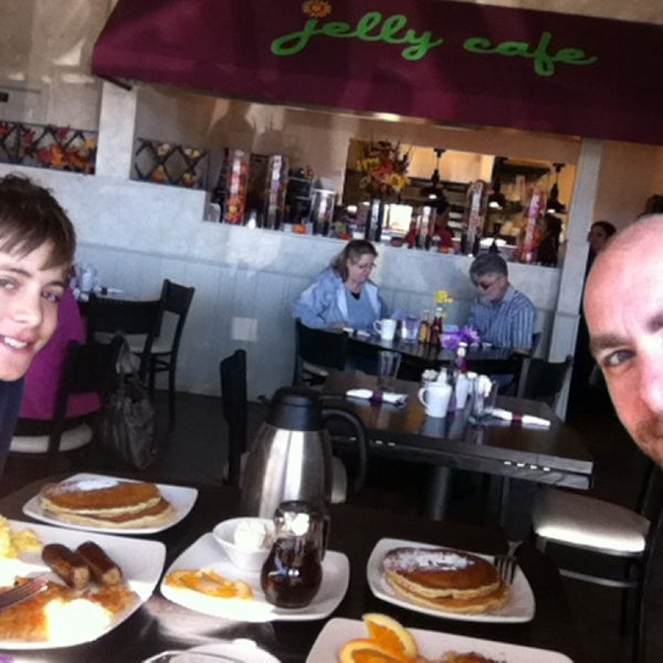 11/9/2013에 Mark F.님이 Jelly Cafe에서 찍은 사진
