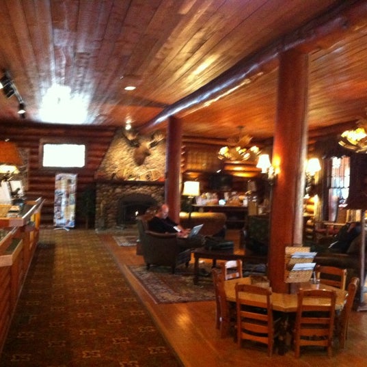 รูปภาพถ่ายที่ Grand View Lodge Golf Resort &amp; Spa โดย Jennifer K. เมื่อ 10/5/2012