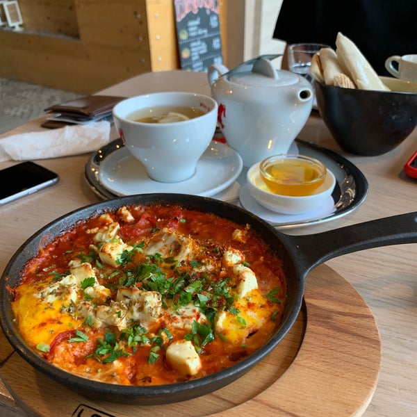 4/21/2019 tarihinde Eugeniu V.ziyaretçi tarafından Rozmarin Café'de çekilen fotoğraf