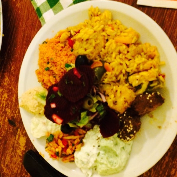 5/2/2014にMohamed A.がSalut Mediterranean Food &amp; Cateringで撮った写真