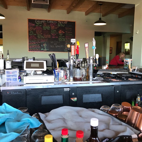 Foto tomada en Saguaro Corners Restaurant &amp; Bar  por Walter T. el 10/28/2017