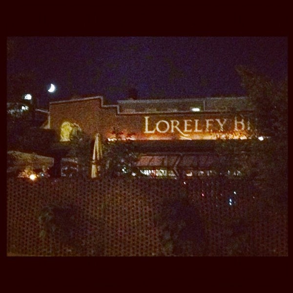 รูปภาพถ่ายที่ Loreley Restaurant &amp; Biergarten โดย Mary-Majella O. เมื่อ 9/20/2012