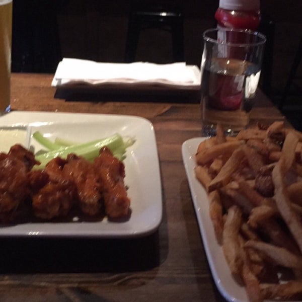 Buffalo mild wings & rosemary flavored fries w/ Evil Twin brew from CT. Picky eating for the weekend at Keg No. 229 next I'll try the fried Mac & Cheese