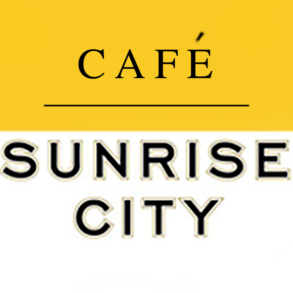 Foto diambil di Sunrise City Cafe oleh Jaclyn W. pada 12/8/2015