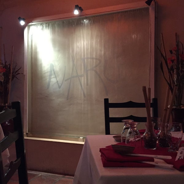 1/19/2016 tarihinde I. W. W.ziyaretçi tarafından Naru Restaurant &amp; Lounge'de çekilen fotoğraf