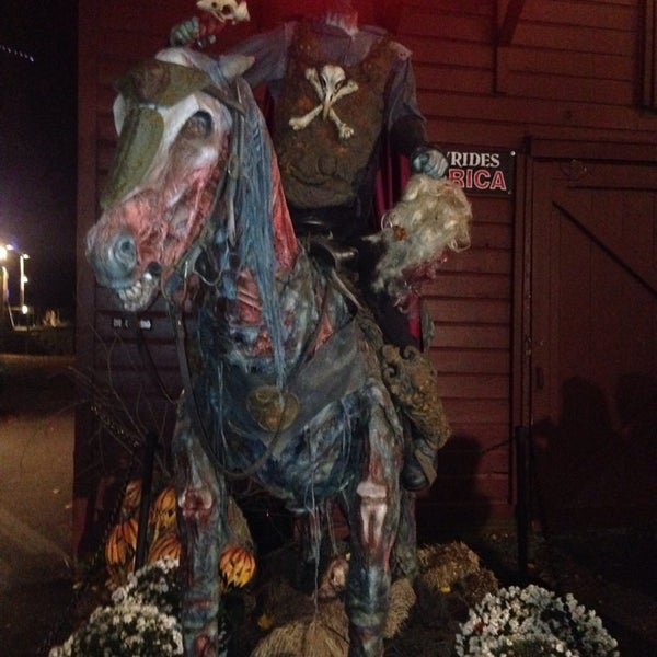 Photo taken at Headless Horseman Haunted Attractions by Philip Z. on 11/1/2014