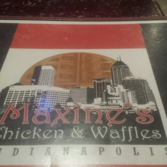 Снимок сделан в Maxine&#39;s Chicken &amp; Waffles пользователем Miche M. 10/2/2015