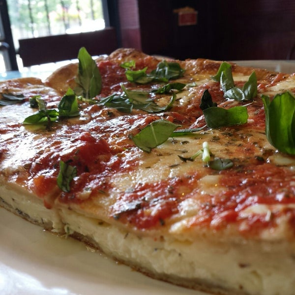 9/5/2014にGeorge M.がFrancesco&#39;s Restaurant &amp; Pizzaで撮った写真