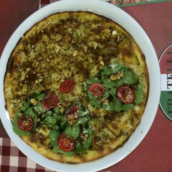 Foto tomada en Fratelli Duri Pizzeria, Pera  por Abdurrahman K. el 5/10/2016