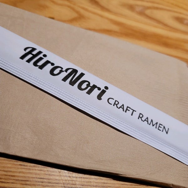 รูปภาพถ่ายที่ HiroNori Craft Ramen โดย Romi D. เมื่อ 12/7/2021