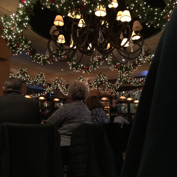12/15/2016 tarihinde John P.ziyaretçi tarafından Carlucci Restaurant &amp; Bar'de çekilen fotoğraf