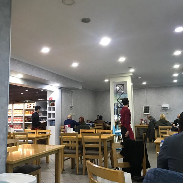Photo taken at Arif Usta Pide, Çorba ve Izgara Salonu by Memet🇹🇷🇹🇷 on 12/28/2019