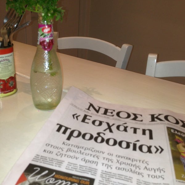 รูปภาพถ่ายที่ Kalamaki Greek Street Food โดย Portz เมื่อ 10/10/2013