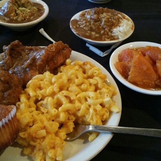 Photo taken at 6978 Soul Food by Melony R. on 4/15/2015