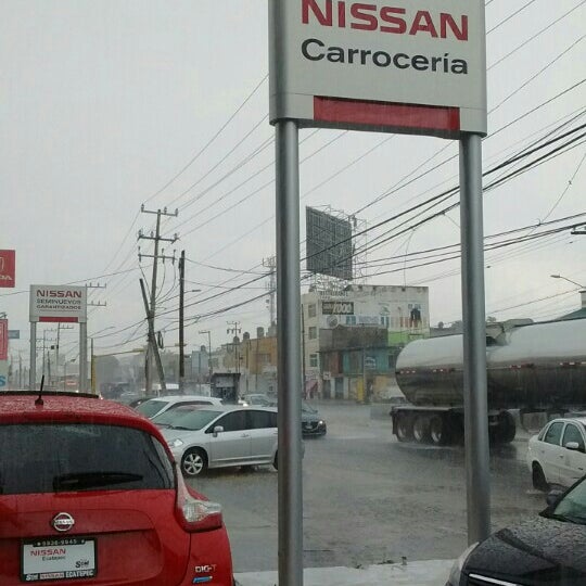  Photos at Nissan 30-30 - Ecatepec, México