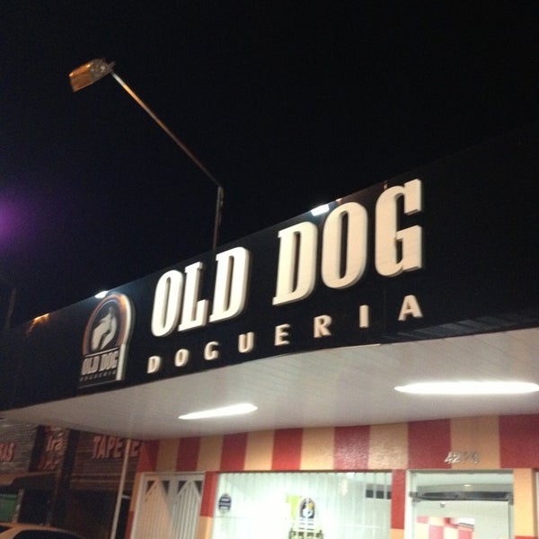 Das Foto wurde bei Old Dog Dogueria von Gustavo d. am 1/23/2013 aufgenommen