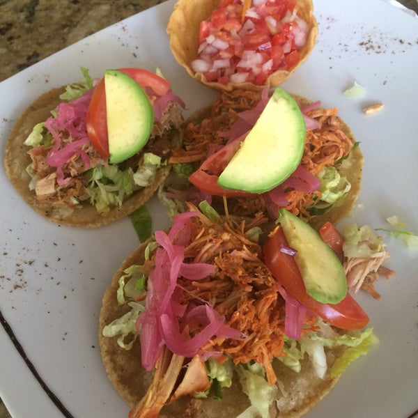 The salbutes (of cochinita pibil and of lechón) are really good. The lemonade was refreshing after a long walk around Chichén itza. The "local" dishes are the most affordable - 100 for the salbutes!