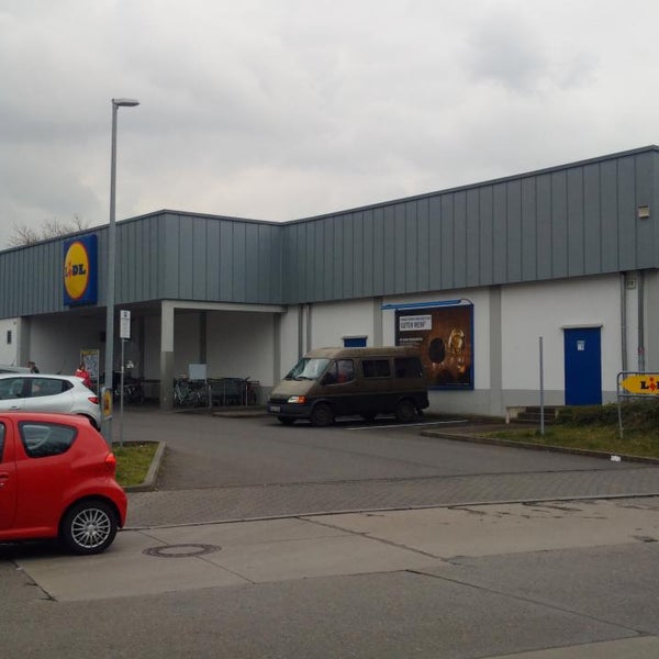 Photo taken at Lidl by Jürgen H. on 3/27/2015