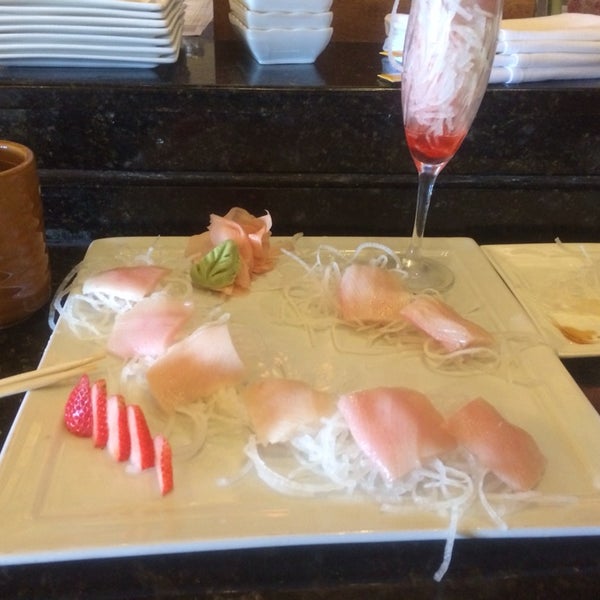 Das Foto wurde bei Asian City Restaurant von A T. am 2/15/2014 aufgenommen