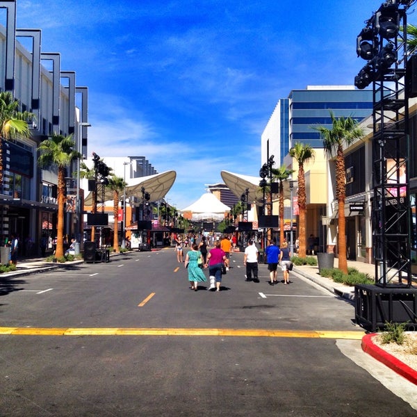 Downtown Summerlin Shopping Mall in Las Vegas