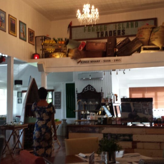 Foto tirada no(a) Governors Gourmet Coffee House &amp; Restaurant por Chapel 8. em 1/3/2014