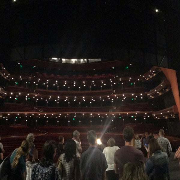 Foto tirada no(a) Ellie Caulkins Opera House por Sara G. em 8/7/2019