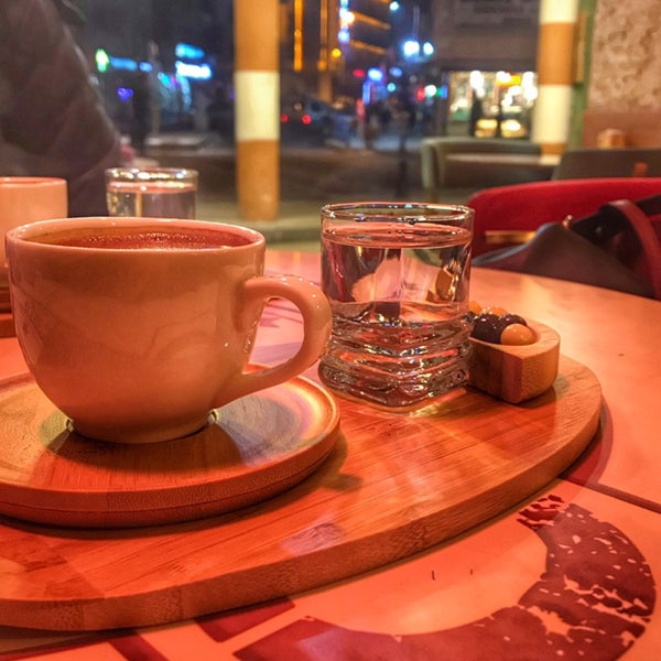 Foto diambil di Cafe Cocoa oleh Deniz O. pada 12/30/2018