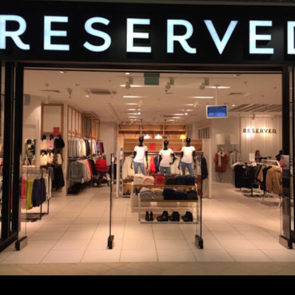 Reserved одежда спб. Reserved. Как сейчас называется магазин резервед. Авиапарк резервед. Как сейчас называется магазин резервед.