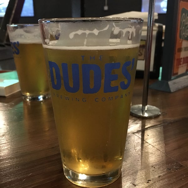 Foto scattata a The Dudes&#39; Brewing Co. da Radek B. il 6/4/2019