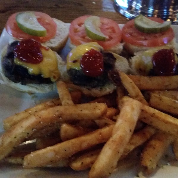 Sliders were good. Had been previously recommended. Also recommend $2 upgrade from chips to fries.