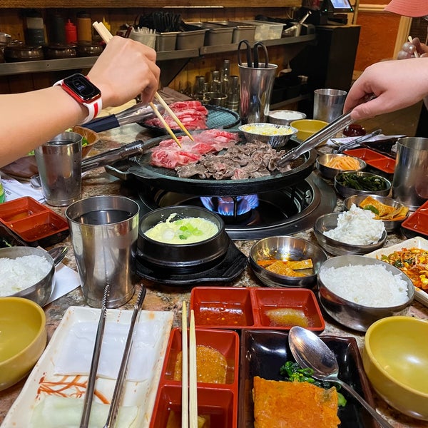 Das Foto wurde bei Hae Jang Chon Korean BBQ Restaurant von Yue P. am 3/13/2022 aufgenommen