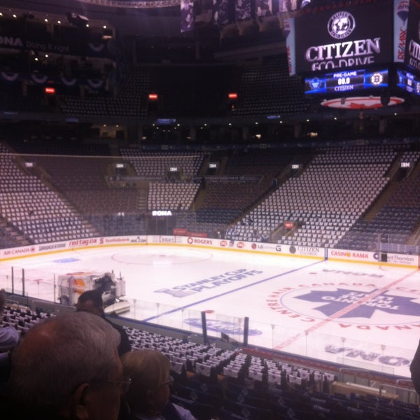 5/12/2013 tarihinde Anjel C.ziyaretçi tarafından Scotiabank Arena'de çekilen fotoğraf
