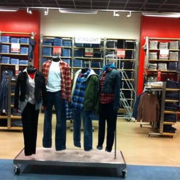 Levi's Outlet Store - 13 tips from 833 visitors