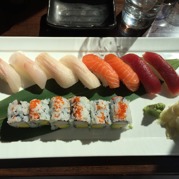 Foto tirada no(a) Sushi Damo por Bernie C. em 6/9/2016