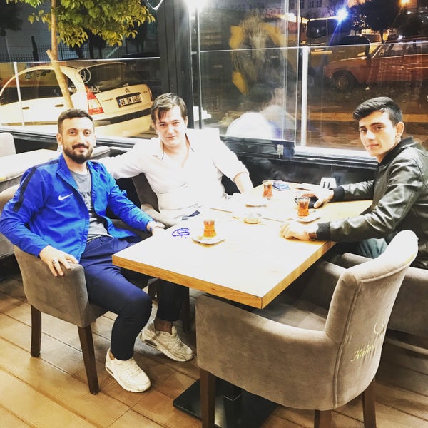 รูปภาพถ่ายที่ Kahve Deryası โดย ✳️Hakan T. เมื่อ 10/16/2018