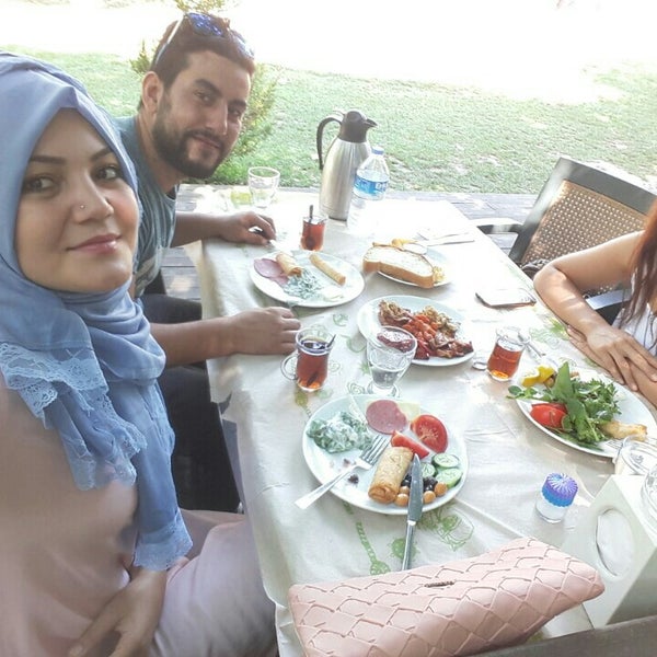 Foto diambil di Cennetim Et&amp;Balık Restaurant oleh HnfGzde A. pada 7/24/2016