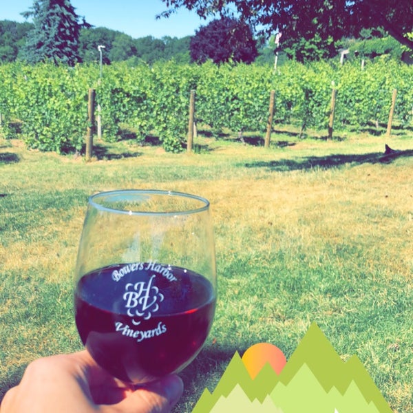 Photo taken at Bowers Harbor Vineyards by Meghan on 7/6/2018