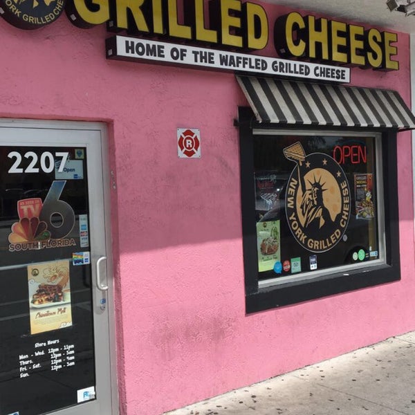 รูปภาพถ่ายที่ New York Grilled Cheese Co. โดย Kali เมื่อ 9/11/2016