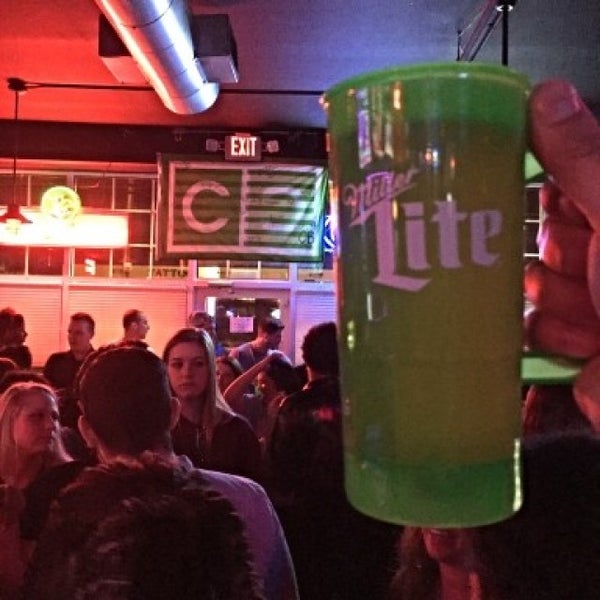 Corner Bar Greensboro'da Bar