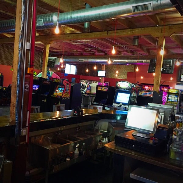 2/9/2015にCesar L.がBoxcar Bar + Arcadeで撮った写真