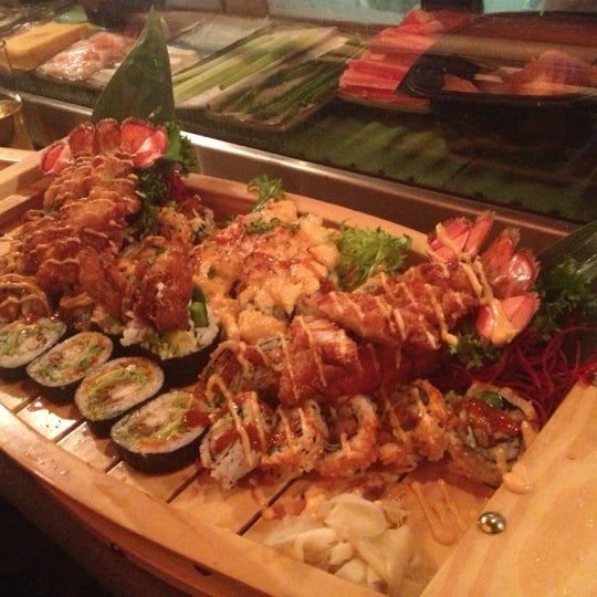 Foto tirada no(a) Carmine&#39;s Ocean Grill and Sushi Bar por Carl N. em 11/4/2012