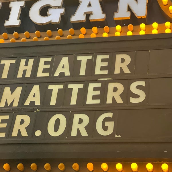 รูปภาพถ่ายที่ Michigan Theater โดย Owl _. เมื่อ 9/6/2022
