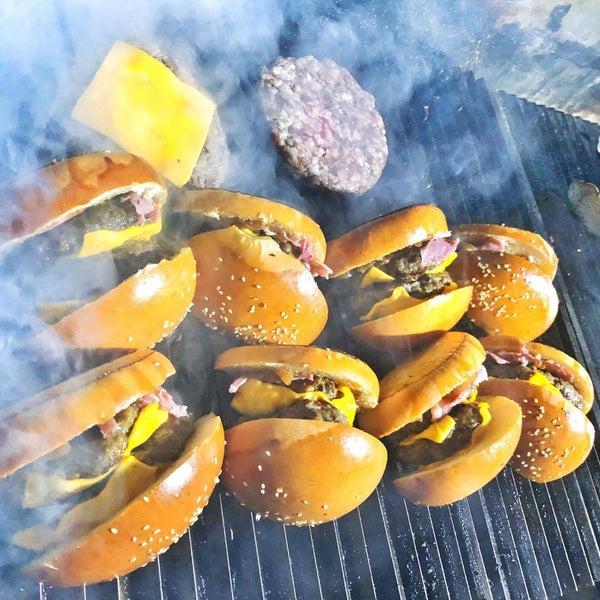 รูปภาพถ่ายที่ Köşk Kasap Burger &amp; Steak House โดย Köşk Kasap Burger &amp; Steak House เมื่อ 10/12/2018