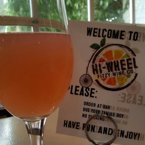1/7/2017에 Marissa A.님이 Hi-Wheel Fizzy Wine Co.에서 찍은 사진