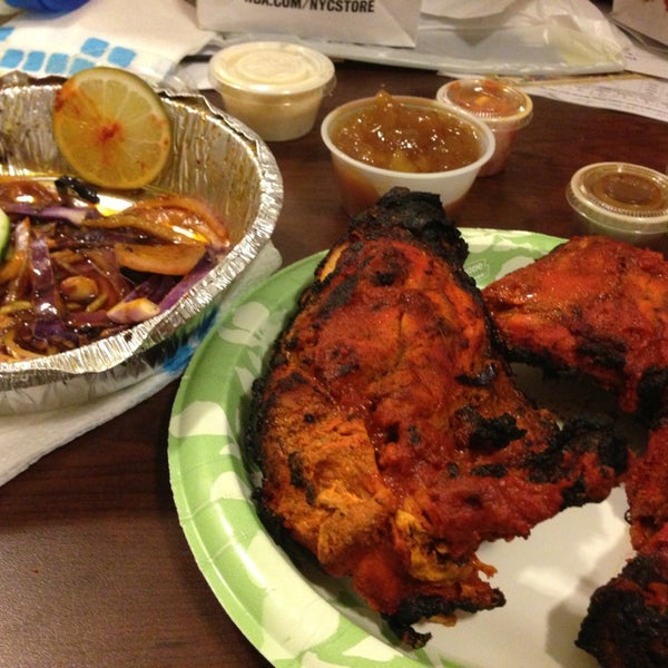 รูปภาพถ่ายที่ Gandhi Fine Indian Cuisine โดย Ravi G. เมื่อ 1/29/2013
