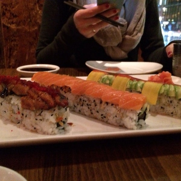 รูปภาพถ่ายที่ Sushi Taiyo โดย Carmen V. เมื่อ 11/16/2013